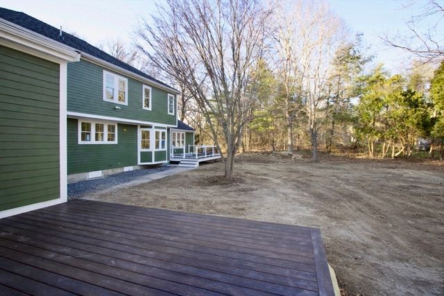 10 Popes Lane, Hingham, MA 02043