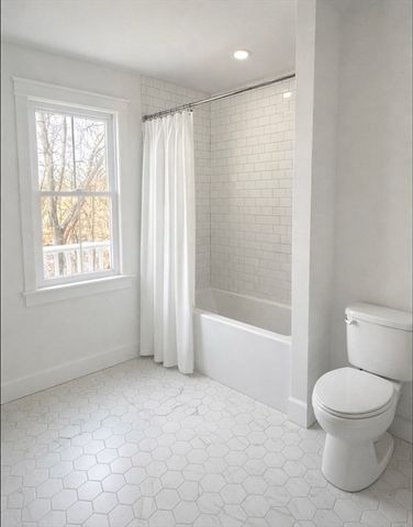 10 Popes Lane, Hingham, MA 02043