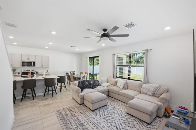 6016 SE Violet Lane, Stuart, FL 34997