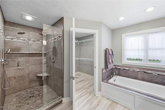 5245 Markwood Court, Valley City, OH 44280