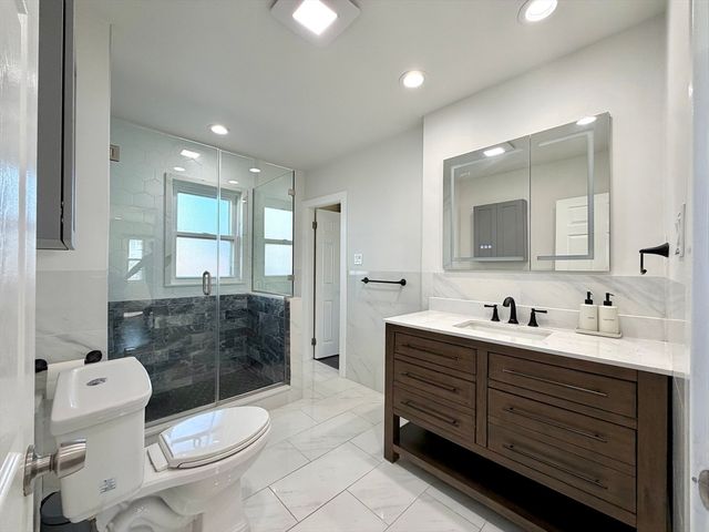 36 Annavoy 2, Boston, MA 02128