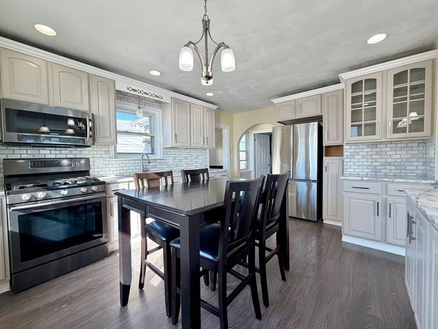 36 Annavoy 2, Boston, MA 02128