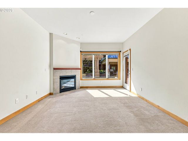 400 W 8TH St 207, Vancouver, WA 98660