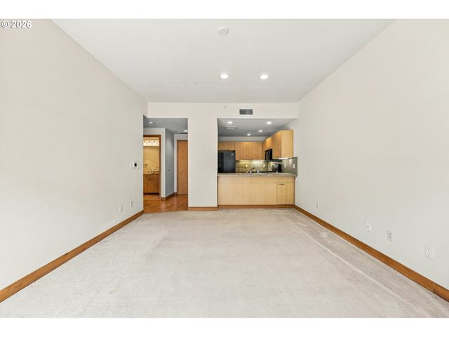 400 W 8TH St 207, Vancouver, WA 98660