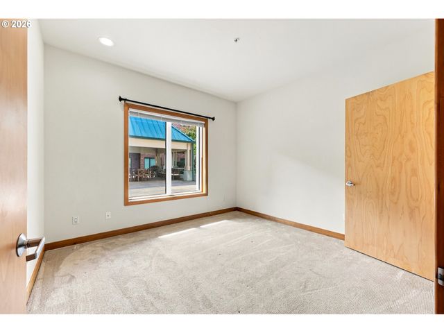 400 W 8TH St 207, Vancouver, WA 98660