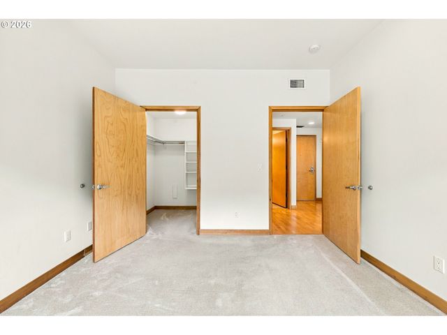 400 W 8TH St 207, Vancouver, WA 98660