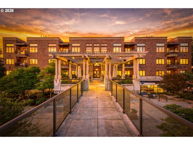400 W 8TH St 207, Vancouver, WA 98660