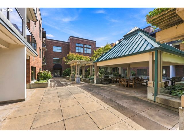 400 W 8TH St 207, Vancouver, WA 98660