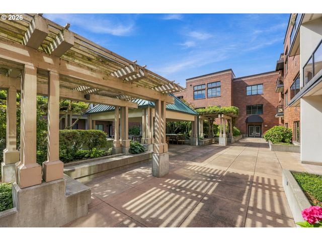 400 W 8TH St 207, Vancouver, WA 98660