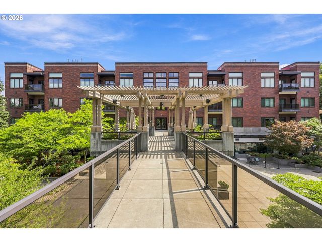400 W 8TH St 207, Vancouver, WA 98660