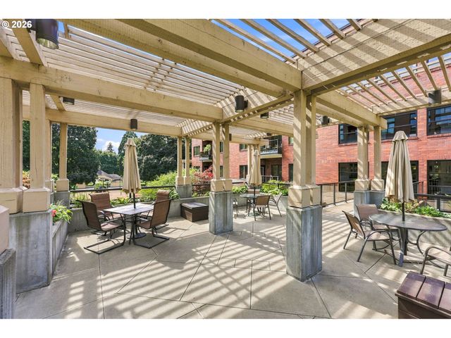 400 W 8TH St 207, Vancouver, WA 98660