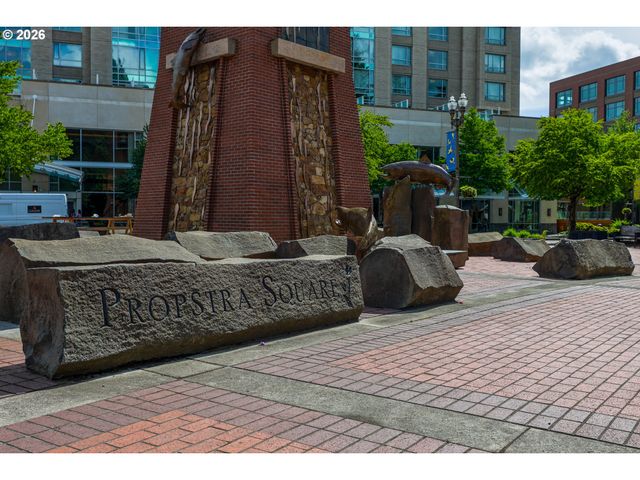 400 W 8TH St 207, Vancouver, WA 98660