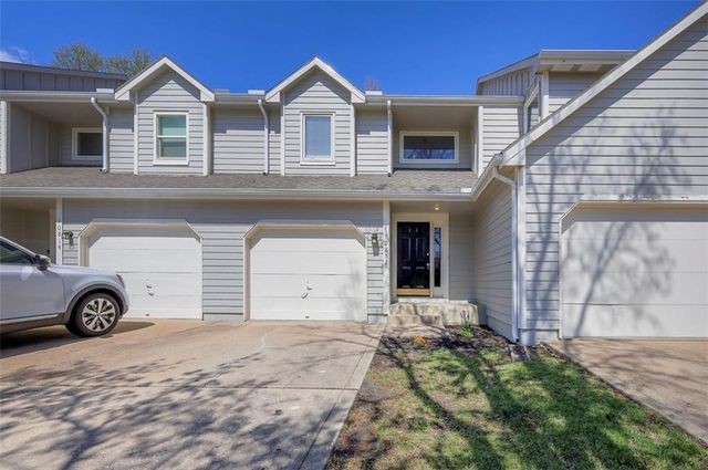 10812 W 116th Street, Overland Park, KS 66210