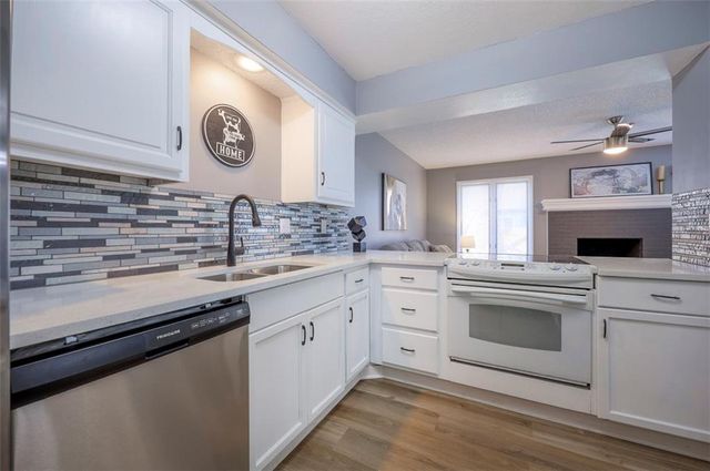 10812 W 116th Street, Overland Park, KS 66210