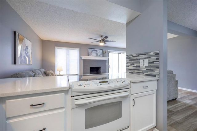 10812 W 116th Street, Overland Park, KS 66210