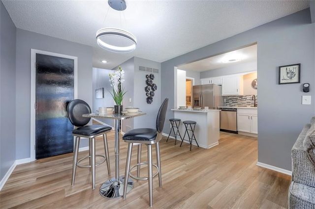 10812 W 116th Street, Overland Park, KS 66210