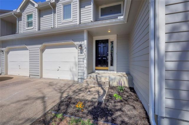 10812 W 116th Street, Overland Park, KS 66210