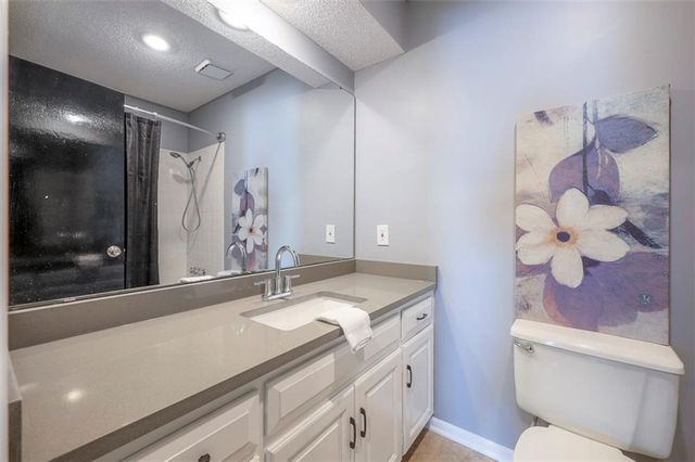 10812 W 116th Street, Overland Park, KS 66210