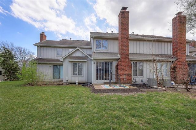 10812 W 116th Street, Overland Park, KS 66210