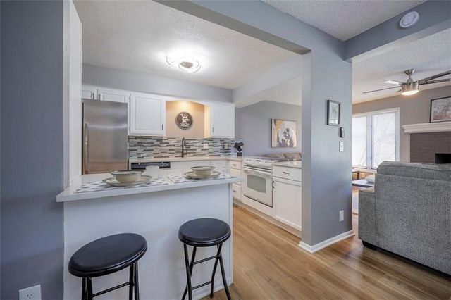 10812 W 116th Street, Overland Park, KS 66210