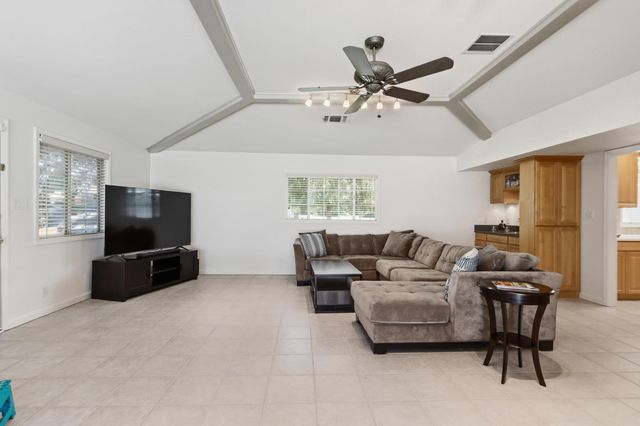 3201 Bonita Dr, Sacramento, CA 95821