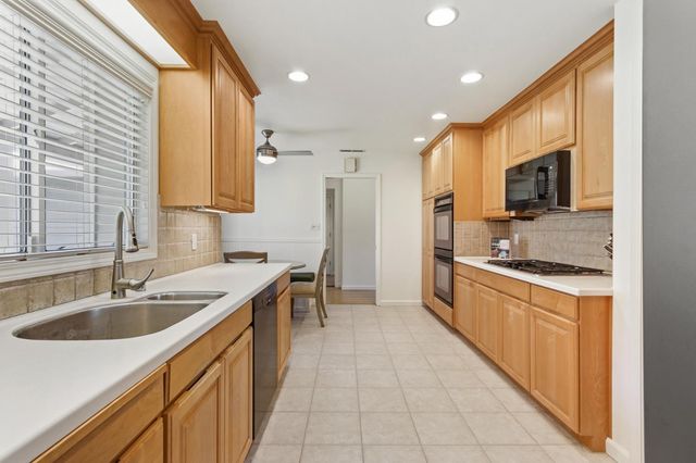 3201 Bonita Dr, Sacramento, CA 95821