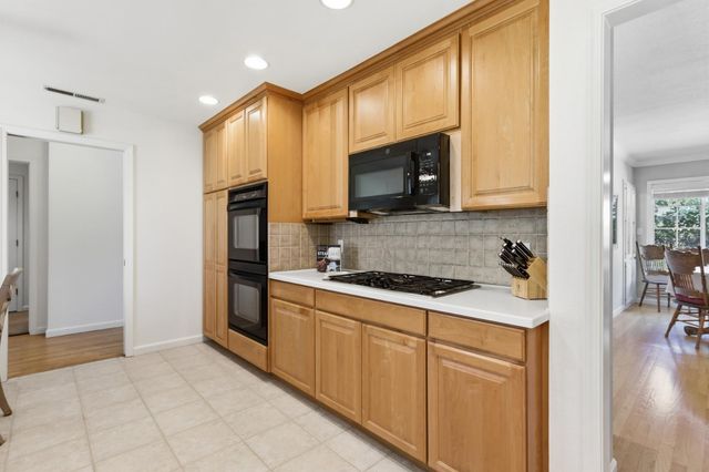 3201 Bonita Dr, Sacramento, CA 95821