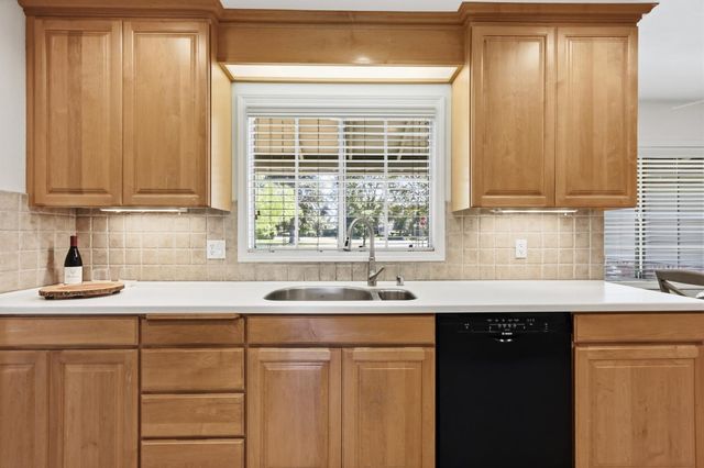3201 Bonita Dr, Sacramento, CA 95821