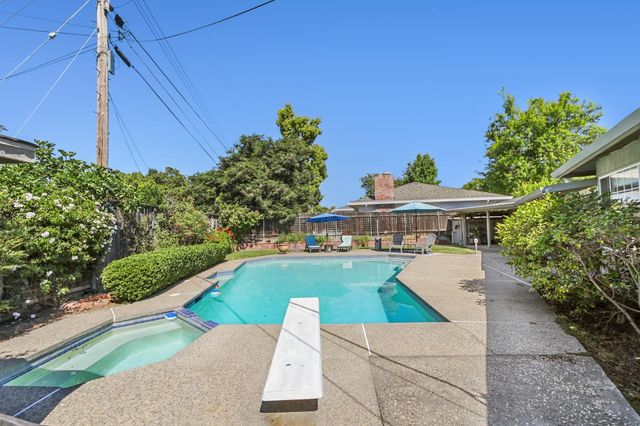 3201 Bonita Dr, Sacramento, CA 95821