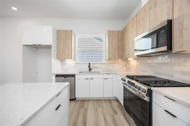 6735 Peerless Street C, Houston, TX 77021