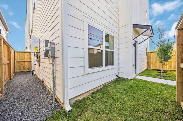 6735 Peerless Street C, Houston, TX 77021