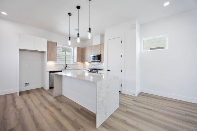 6735 Peerless Street C, Houston, TX 77021