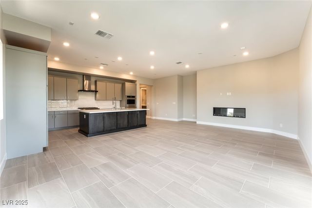 128 Los Cabos Drive 302, Las Vegas, NV 89144