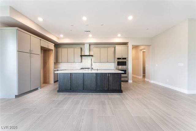 128 Los Cabos Drive 302, Las Vegas, NV 89144