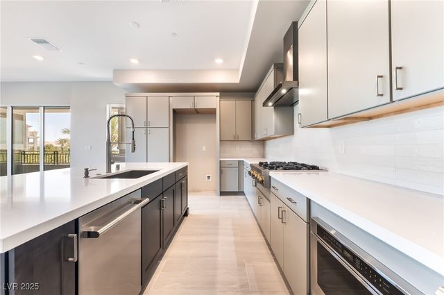 128 Los Cabos Drive 302, Las Vegas, NV 89144