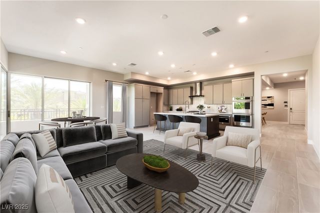 128 Los Cabos Drive 302, Las Vegas, NV 89144