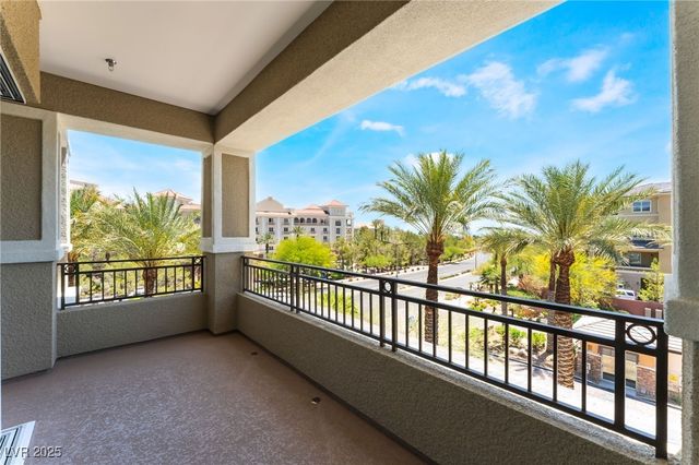 128 Los Cabos Drive 302, Las Vegas, NV 89144