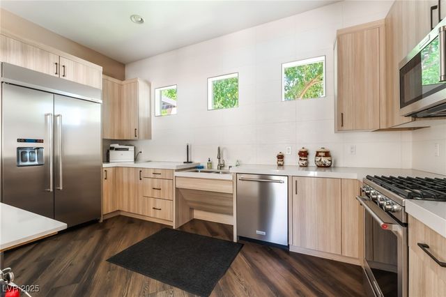 128 Los Cabos Drive 302, Las Vegas, NV 89144