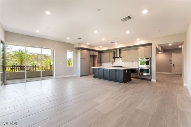 128 Los Cabos Drive 302, Las Vegas, NV 89144