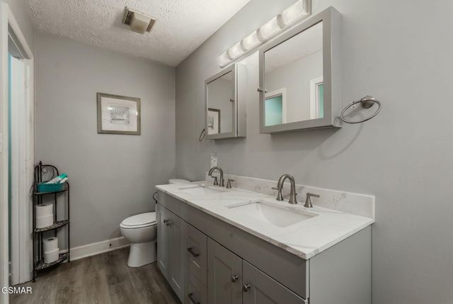 940 Hilltop Lane, Kodak, TN 37764