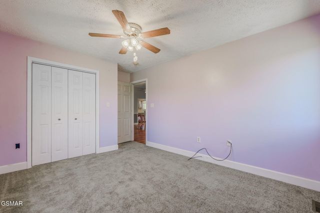 940 Hilltop Lane, Kodak, TN 37764