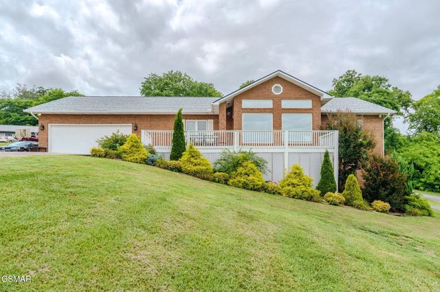 940 Hilltop Lane, Kodak, TN 37764
