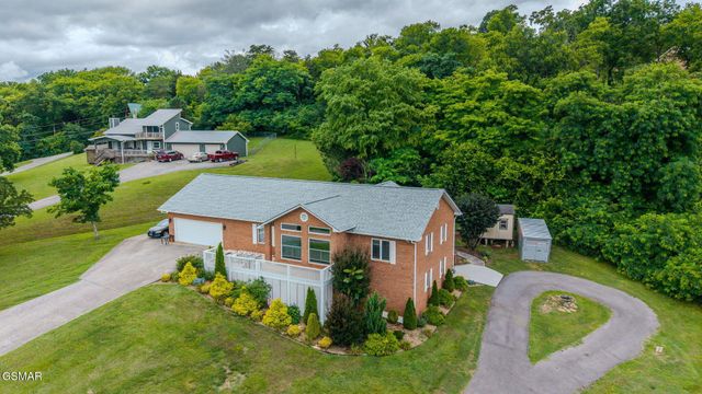 940 Hilltop Lane, Kodak, TN 37764