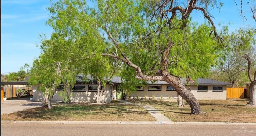 1214 S 13th Avenue, Edinburg, TX 78539