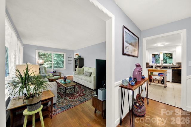 2311 Laurelwood Circle, Charlotte, NC 28214