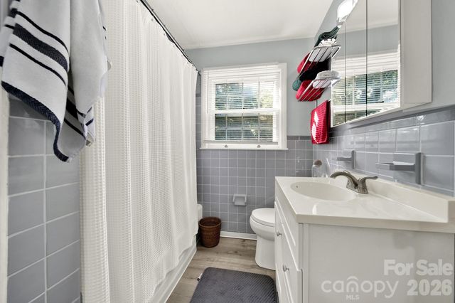 2311 Laurelwood Circle, Charlotte, NC 28214
