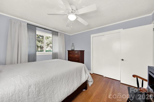 2311 Laurelwood Circle, Charlotte, NC 28214