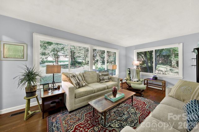 2311 Laurelwood Circle, Charlotte, NC 28214