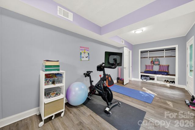2311 Laurelwood Circle, Charlotte, NC 28214