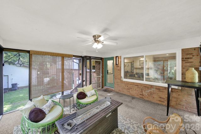 2311 Laurelwood Circle, Charlotte, NC 28214